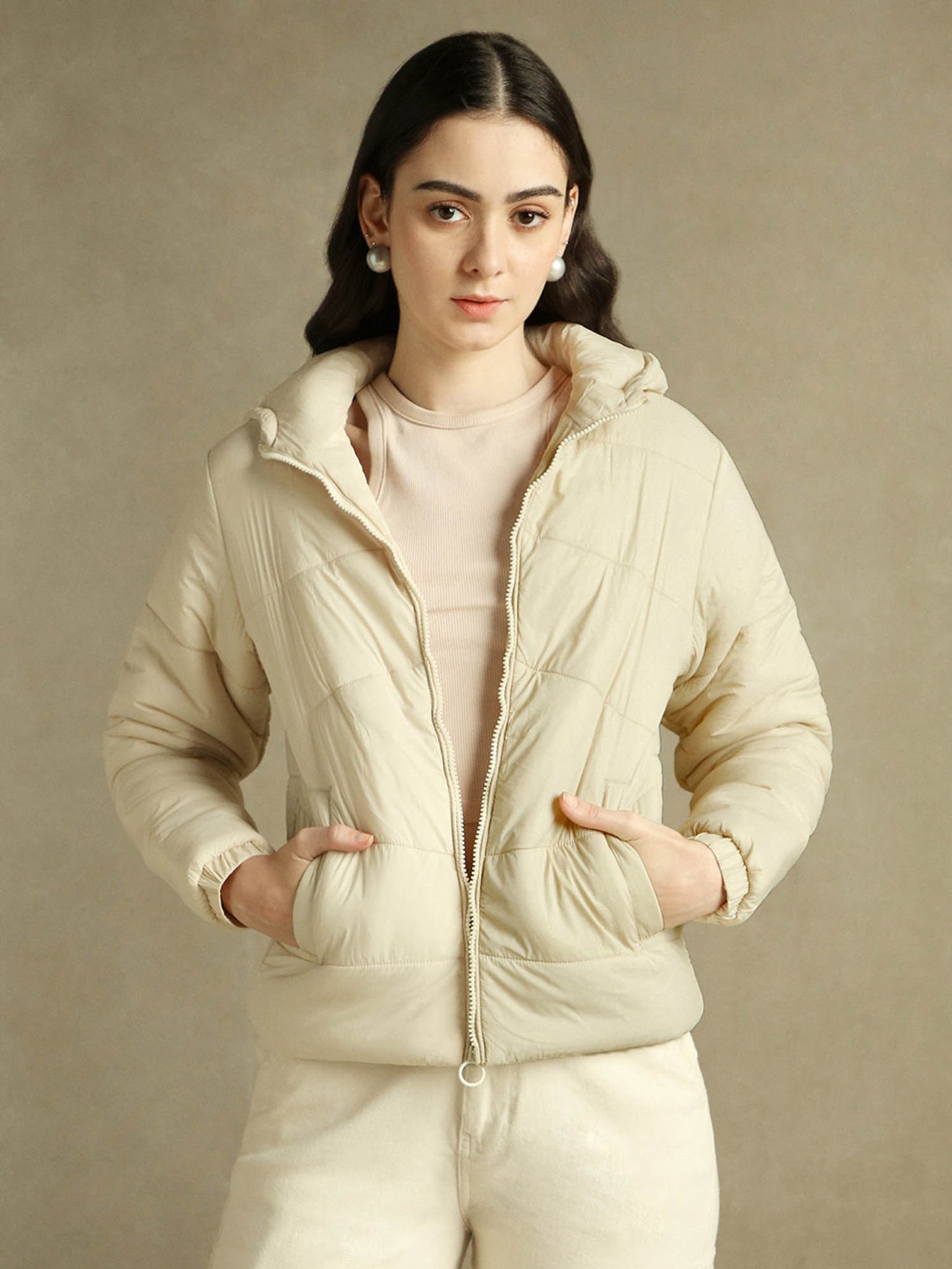 WOMEN OFF WHITE SOLID HOODED FULL SLEEVES PUFFER JACKET