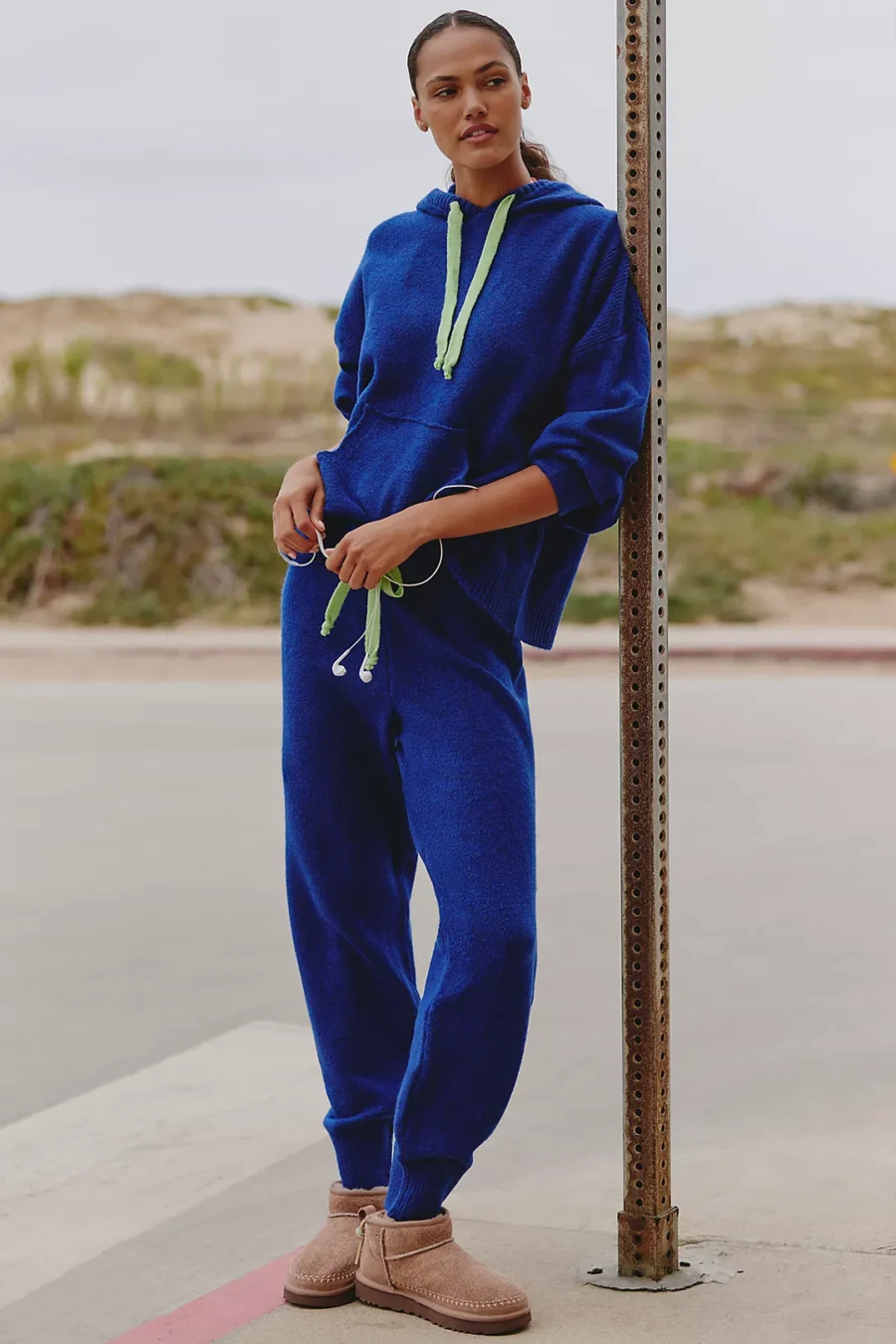 DAILY PRACTICE HUDDLE UP POP CORD PULLOVER HOODIE MATCHING 2 PIECE SET